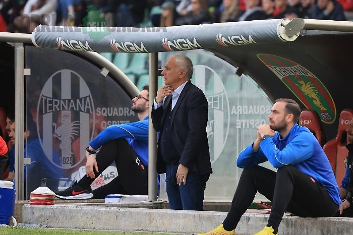 Il Perugia pensa al futuro: in partenza tra gli 8 e i 10 giocatori