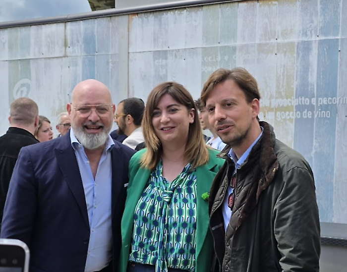 Tour di Bonaccini in Umbria, spinta per le preferenze anche alle politiche: stop a caminetti e listini bloccati