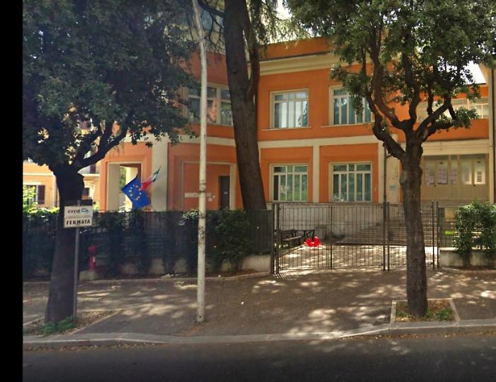 Terni, alunni della primaria accusano bruciore agli occhi e alla gola: evacuata la scuola De Amicis di via Curio Dentato