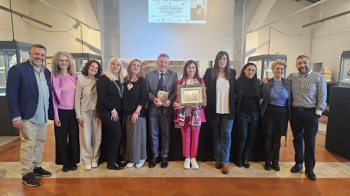 Premio Rina Gatti, tutti i vincitori e le classifiche: primo posto con l'elogio della mediocrità dell'anconetana Ulissi