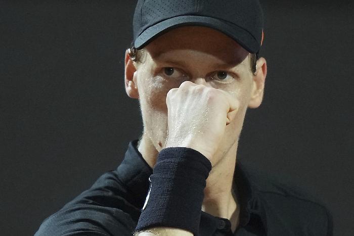 Sinner, Roma e il dolore invisibile: il lato scomodo del numero uno del tennis mondiale