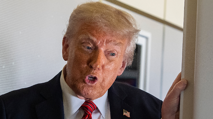 Trump incontra il nuovo leader siriano e revoca le sanzioni USA: un cambio di rotta nella politica mediorientale