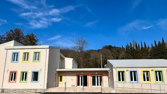 Cinquant'anni di innovazione e insegnamento attivo: la scuola di Niccone celebra la sua storia unica