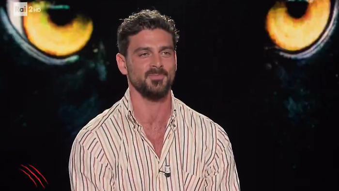 Michele Morrone a Belve: "Un attore più bravo di me? Solo Alessandro Borghi"