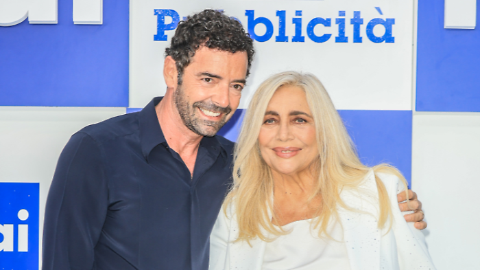 Domenica In è finito? Su Rai 1 il meglio dello show con Mara Venier, che indica i suoi eredi (non c'è Fiorello): "Vedo due nomi"