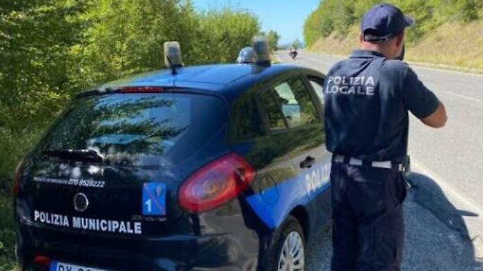 Sicurezza stradale, stretta dei controlli sulla Apecchiese: 15 multe a motociclisti indisciplinati