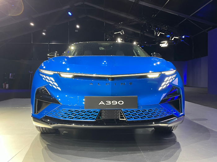 Svelata l'A390, l'anima dell'Alpine in una sport fastback 100% elettrica: tre motori, da 400 o 470 cv