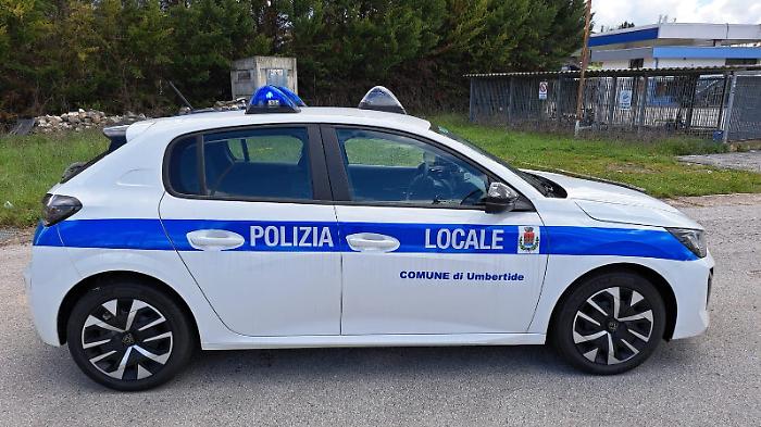Umbertide, investe ciclista e scappa: caccia al pirata della strada