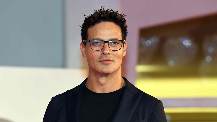 Gabriel Garko, dal coming out al fidanzato Mattia Emme. Le donne prima della rivelazione al Gf Vip, tra coperture e storie vere