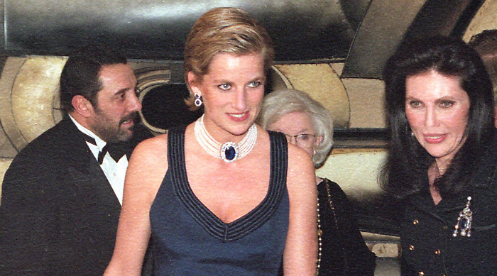 Lady Diana, all’asta la vita dietro l’icona: abiti, lettere e verità mai viste