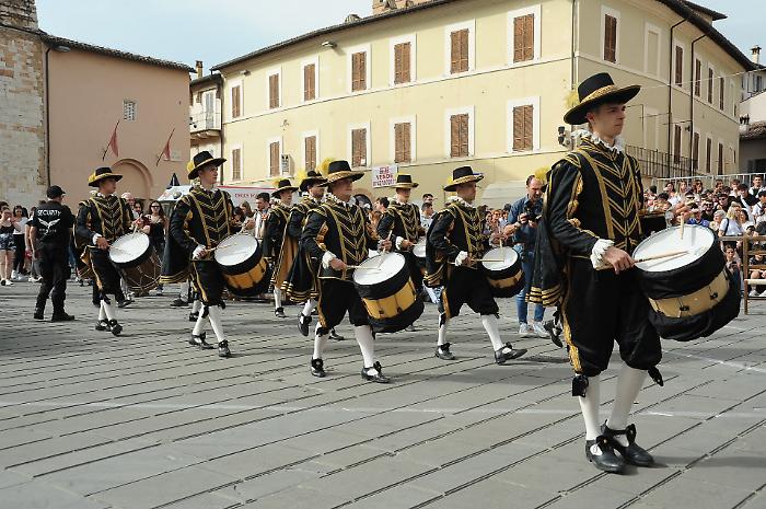tamburini rione spada quintana foligno 