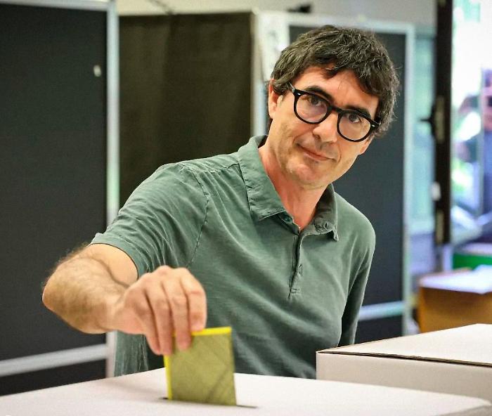 Referendum, per Fratoianni voto con denuncia: "Negato ingresso a fotografi e cineoperatori"