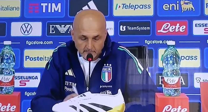 "Ti sei sentito tradito?" Luciano Spalletti si alza commosso e abbandona la sala stampa tra gli applausi: cosa è successo