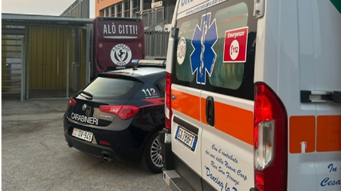 Carabinieri e ambulanza al Comunale