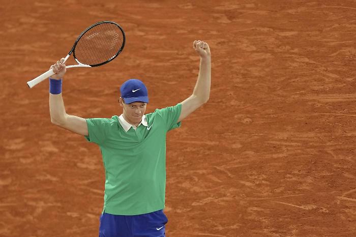 Jannik Sinner l'antieroe: perché la sconfitta di Parigi è una vittoria