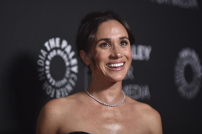 La sfida di Meghan mentre a Londra sfila la famiglia reale: il rilancio della Sussex