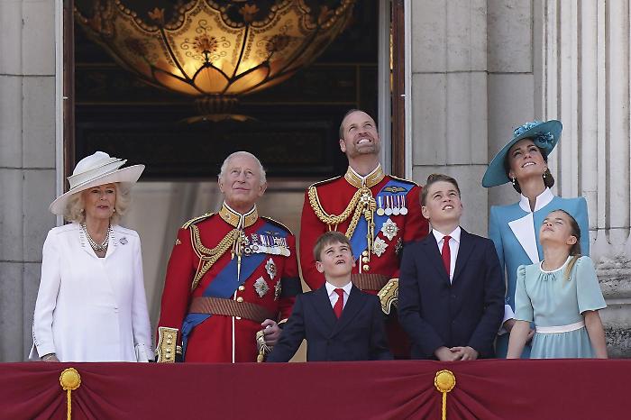 I Red Arrows volano green: svolta sostenibile al Trooping the Colour 2025