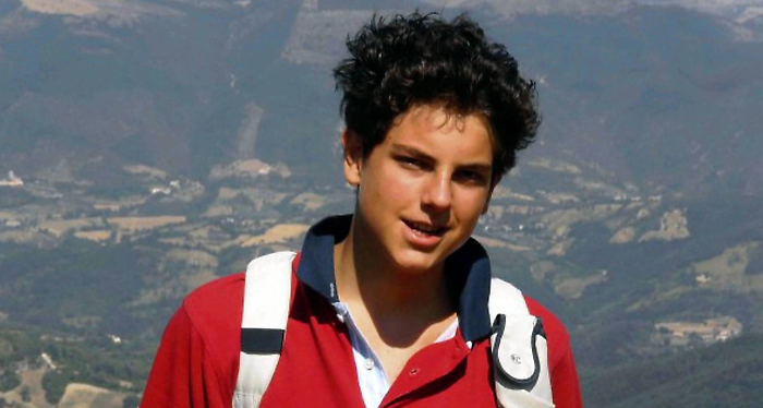 Fiction di Mediaset per raccontare San Carlo Acutis. Berlusconi: "Sono rimasto colpito dalla sua storia eccezionale"