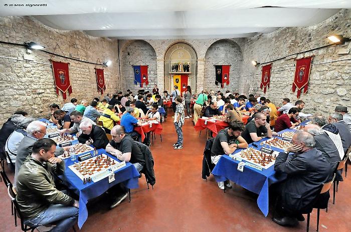 Gubbio, torneo di scacchi dell'Appennino: record di iscritti con 29 squadre 