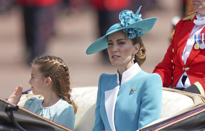 Effetto Kate, gli abiti indossati vanno sold out: quali sono e non sapete quanto valgono