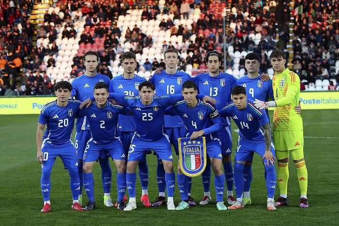Europei U21, l'Italia si gioca il primo posto del girone con la Spagna: probabili formazioni e dove vederla in tv. La possibile avversaria ai quarti