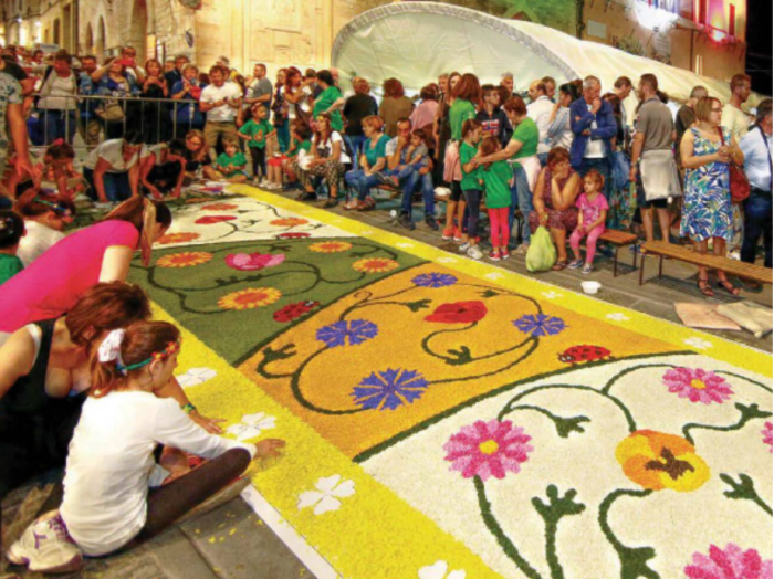 Infiorate di Spello: storia, arte e tradizione. Sfoglia l'inserto del Corriere dell'Umbria