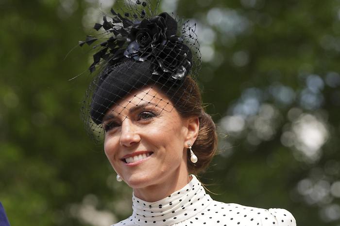 “Ricalibrare tutta la sua vita”: cosa c’è dietro la pausa di Kate Middleton