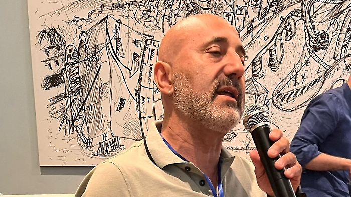 Franco Cesario nuovo segretario del Partito della Rifondazione comunista: "Ora costruire coalizioni politiche"