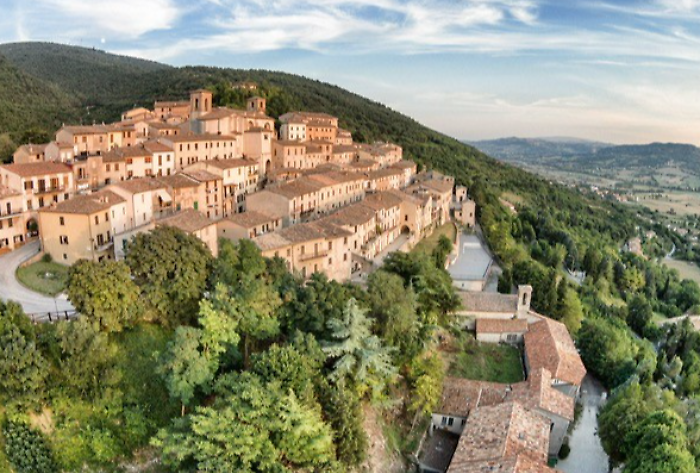Tutto pronto per Sorsi d'Arte a Fossato di Vico: l'appuntamento che intreccia vino, arte e convivialità