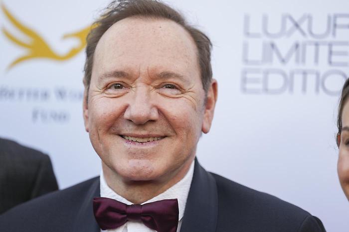 Kevin Spacey riparte da... RaiPlay. L'attore premio Oscar sarà il volto dello show Minimarket