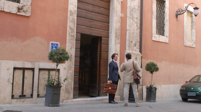 Plico con calendario del Duce e minacce: assolto folignate