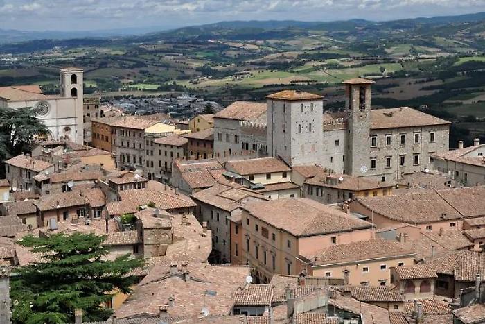 Boom di turisti e cittadini in centro a Todi: 120 mila ingressi a maggio