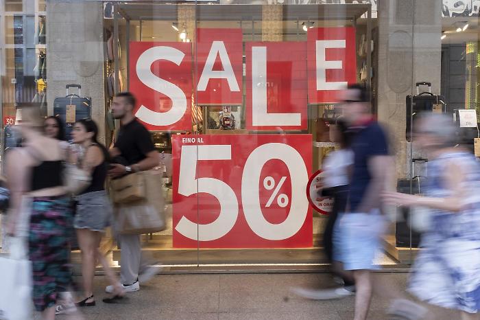 Saldi estivi, via ai maxi-sconti in tutta Italia dal 5 luglio: le 10 regole per evitare fregature
