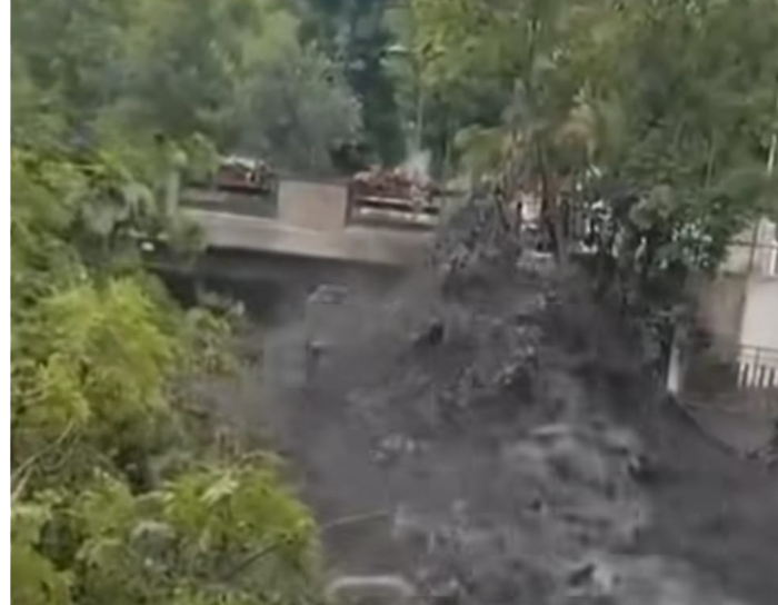 Bardonecchia (Torino): esonda il rio Frejus. La sindaca invita a restare a casa
