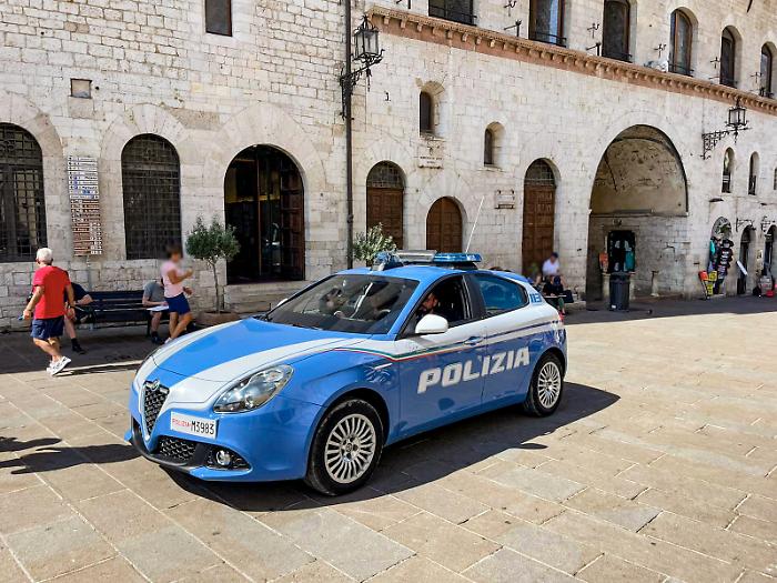 Aggredisce le nipoti con lo spray al peperoncino: denunciato 59 enne