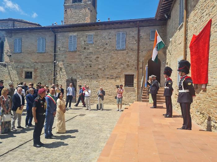 Montone inaugurazione statua
