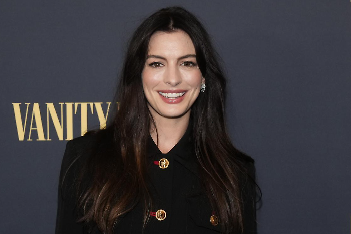 Anne Hathaway interpreterà una pop star ispirata a Lady Gaga e Taylor Swift