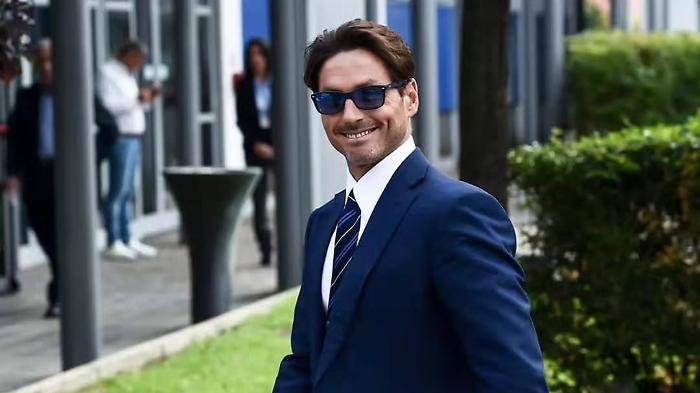 Presentati palinsesti Mediaset: Max Giusti al preserale, in panchina Merlino e Toffanin in prima serata. Ecco le conferme e le new entry 