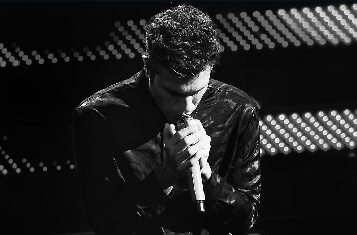 Fedez sul palco del Festival di Sanremo