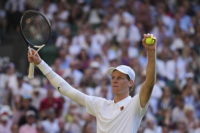 Sinner entra in un club da leggenda: cosa ha fatto in soli 23 Slam e perché la finale di Wimbledon con Alcaraz vale doppio