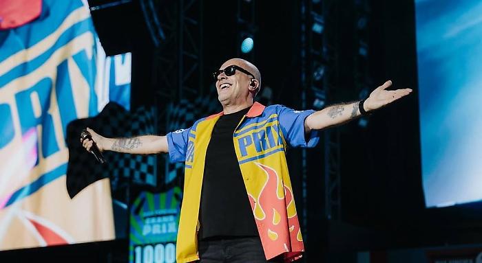 Max Pezzali fa doppia tappa all'Olimpico. L'annuncio della nuova data del tour 2026 e i biglietti disponibili