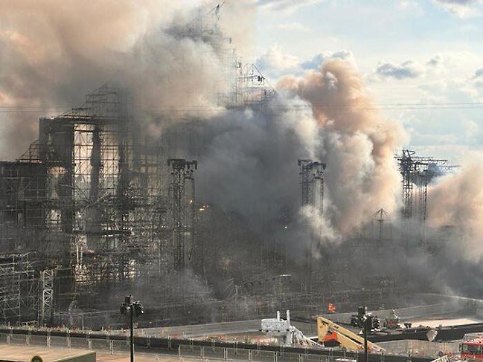 Festival Tomorrowland, maxi incendio distrugge il palco principale. Ecco cosa ne sarà dell'edizione 2025 