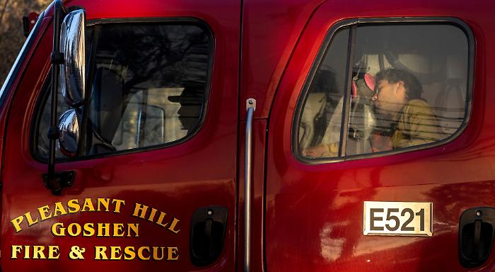 Stati Uniti, auto contro la folla a Los Angeles: oltre 20 feriti