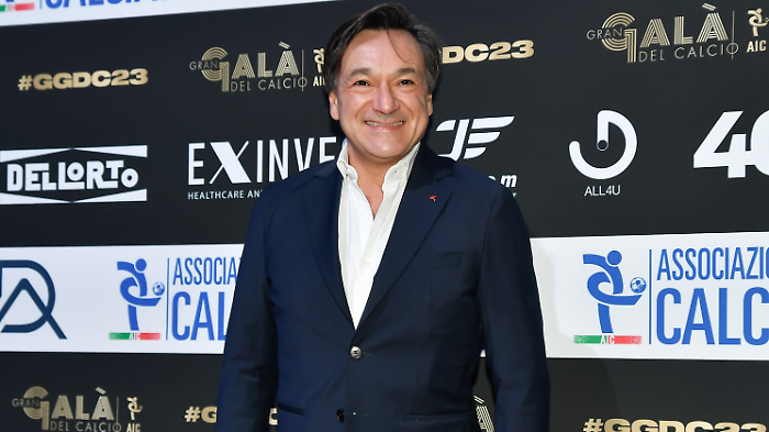 Fabio Caressa e la sua prima telecronaca: "Ho fatto qualcosa di illegale"