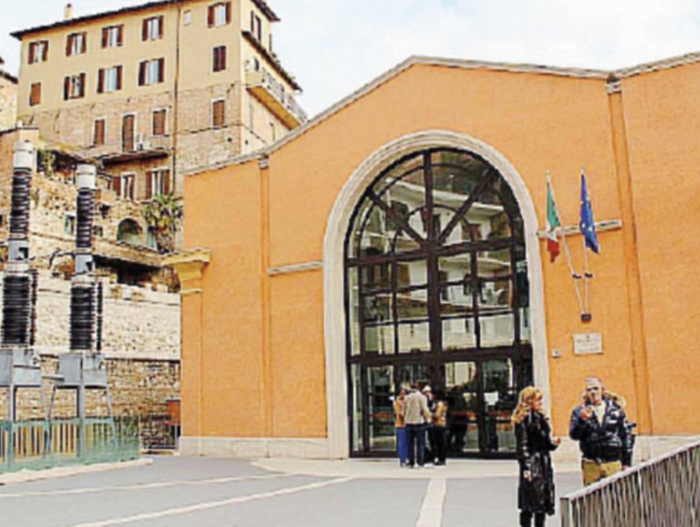 Anziana morta per cancro alla colecisti, il gip archivia l’indagine su 13 medici