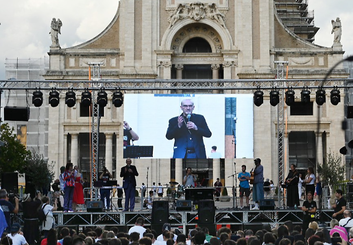 Giubileo, Umbria in festa con i giovani pellegrini e il cardinale Pizzaballa