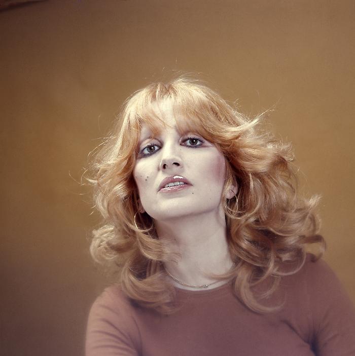 Mina, il nuovo disco in uscita a novembre. Si intitolerà Dilettevoli eccedenze. È il 116esimo album della sua carriera