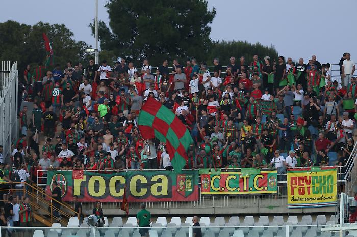 Ternana, l'idea di un tifoso: "Tremila abbonamenti da 200 euro ciascuno per aiutare il club"