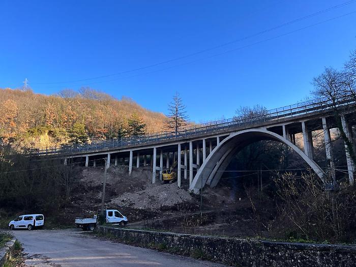 Riaperto il viadotto sulla Flaminia: torna il traffico pesante dopo 8 mesi. Esultano i commercianti
