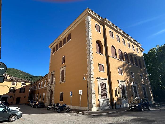 Spiragli di rinascita per l'ex convitto: c'è la proposta per trasformarlo in una casa di riposo